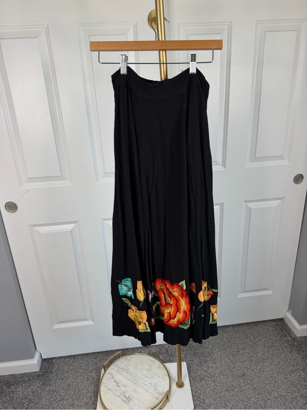 Vintage Soft Surroundings Petite M Black Embroidered Floral Maxi Skirt Rayon - Picture 14 of 16
